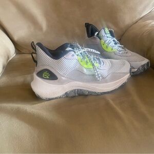 Curry basketball shoes